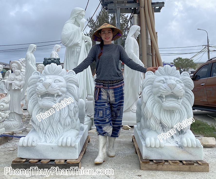 tượng sư tử đá