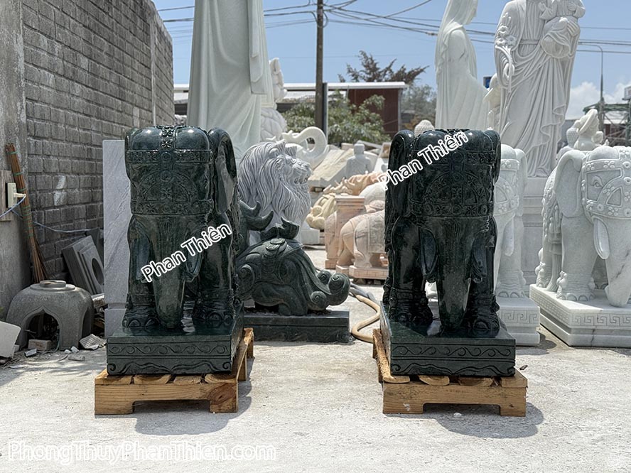 tượng voi đá xanh